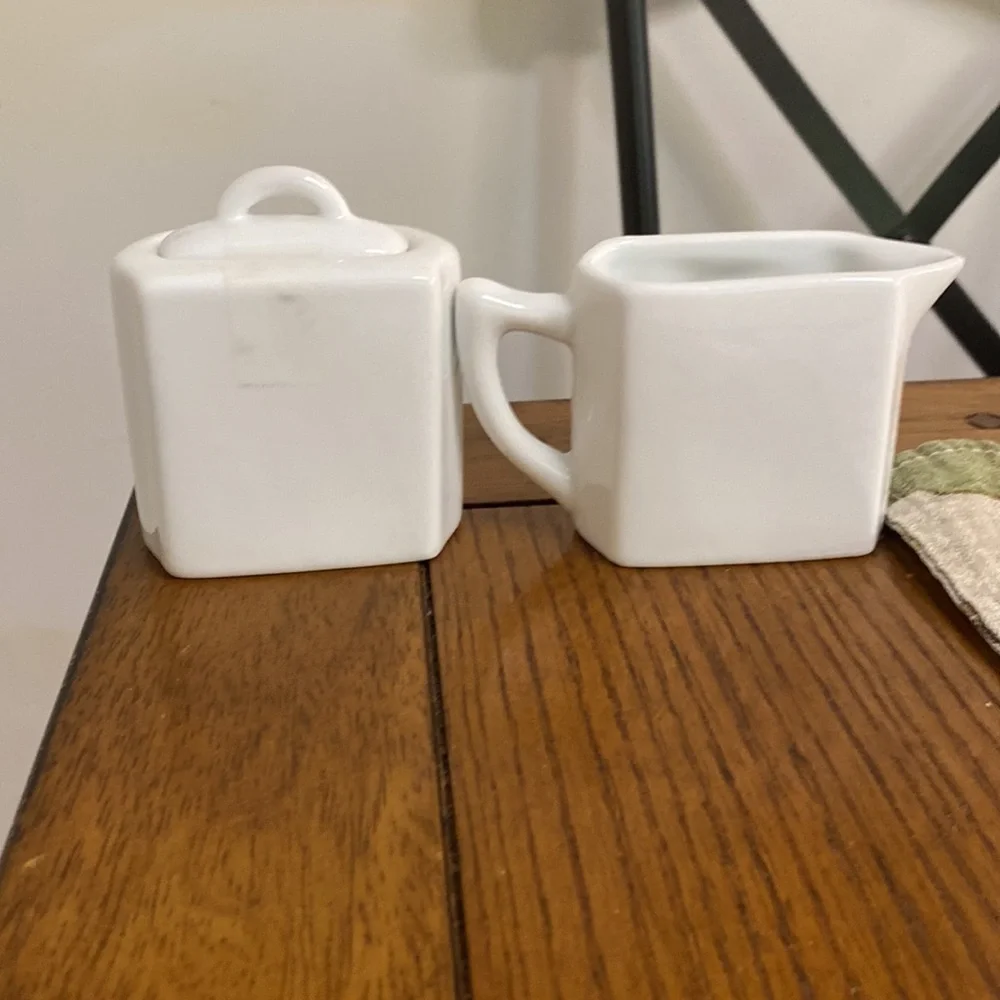 Rosanna White Teapot with matching creamer and sugar bowl - Picture 4 of 5